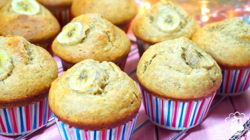 Здоровая выпечка!! Банановые кексы! банановые капкейки. Очень простой и полезный рецепт. смотреть онлайн