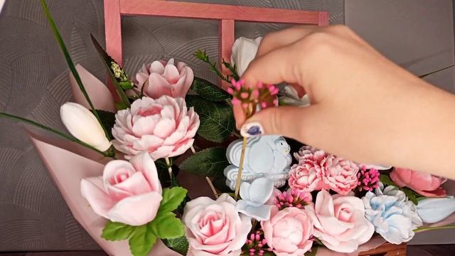 Собираю большую мыльную композицию в деревянном кашпо для мамы. Мыльные цветы. мыловарение. soap смотреть онлайн