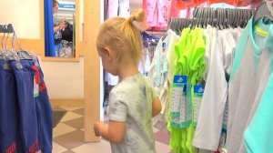 СРОЧНО НУЖНО КРАСИВОЕ ПЛАТЬЕ. СОФИЯ как МАМА на шоппинге. СОФУНЬЯ ШАЛУНЬЯ.