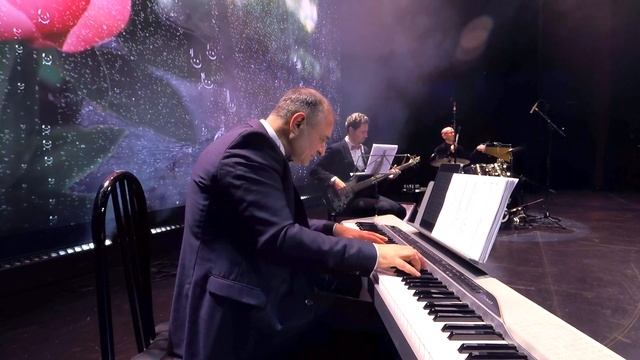 "Пионы плакали", романс Елены Герун смотреть онлайн