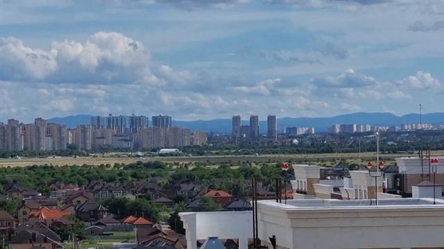 Вид на горы с окон NEO-квартала Красная площадь в Краснодаре смотреть онлайн