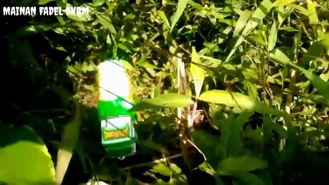 Mencari Mainan, Mobil Balap Mobil Polisi TRANSFORMER TrukDamKar BusTayo Excavator buldozer Salender смотреть онлайн