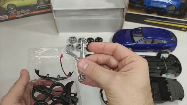 1:24 Maisto Lamborghini Urus Assembly Line