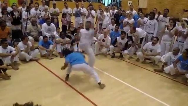 Pena Verde and Caninana Ginga Mundo Capoeira @ Vadeia Vadeia 2016! смотреть онлайн