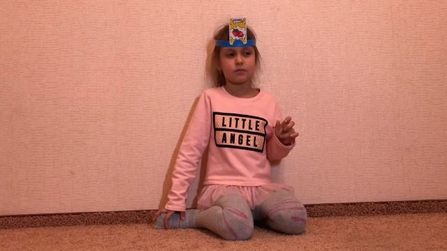 Кто Я???Играем в интересную игру+открываем сюрпризы Lalaloopsy И PetShop смотреть онлайн