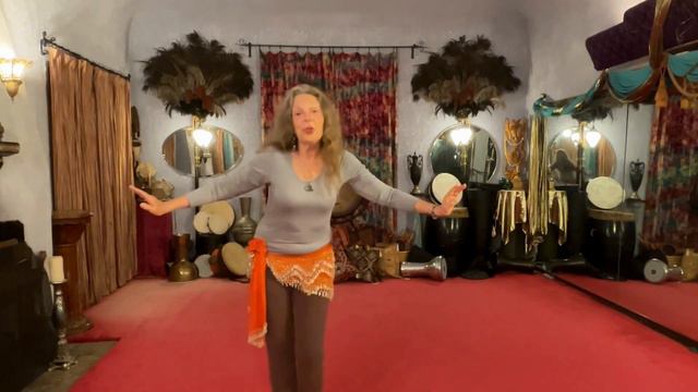 Mesmera's BellyDance Class Clip: Alt. 16 Count: Hip Rotation, Pelvic Lock, Shoulder Roll смотреть онлайн