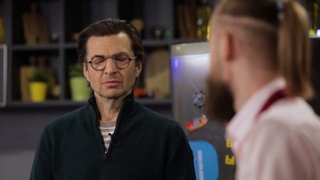 Куриные медальоны в сырном соусе vs свиная шейка в кокосовом молоке. Шоу «Холодные игры» смотреть онлайн