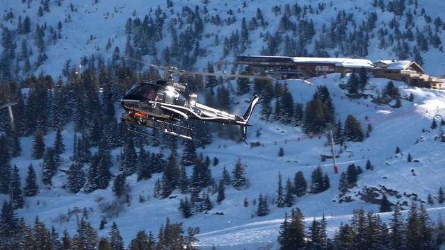 4K - Cockpit view - Landing at Courchevel Airport (LFLJ) ?? Cessna 172, Alpine Airlines (3 vallées смотреть онлайн