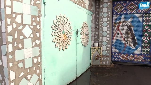 Житель Тары украсил дом картинами из пластиковых крышек смотреть онлайн