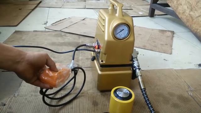Portable Hydraulic Cylinder With Pump смотреть онлайн