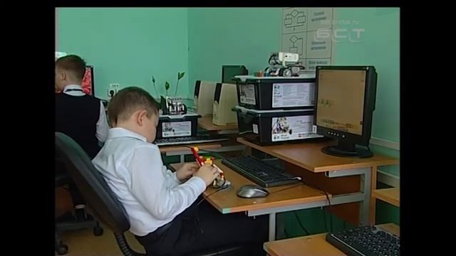 За ними будущее Ученики школы №36 в Братске конструируют одних из лучших роботов России смотреть онлайн