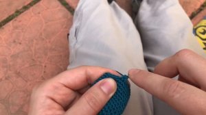 Вяжем крючком носочки на стул. Подробно для начинающих