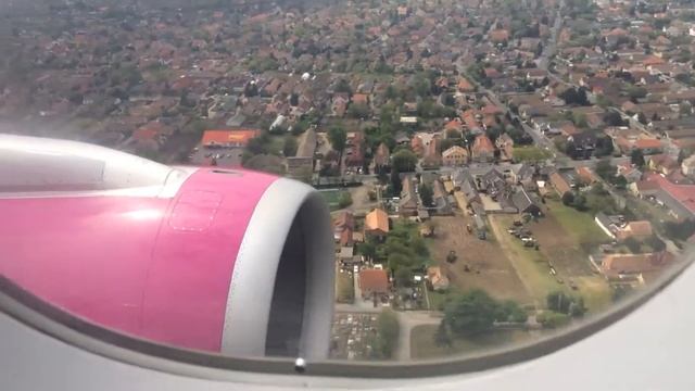 Landing Wizzair at Budapest Airport/ Посадка Визз Эйр в аэропорту Будапешта смотреть онлайн