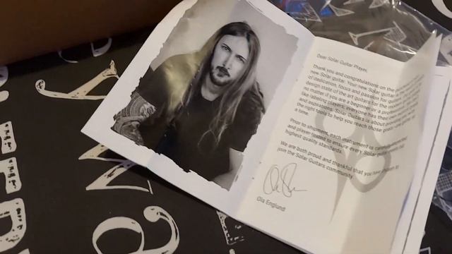 Solar Guitar A2.7 TBR - Unboxing