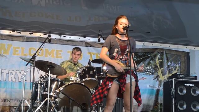 Country Music Star Maggie Baugh смотреть онлайн