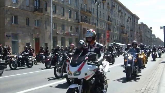 Байкеры на Московском пр., Спб, 21 мая 2011г смотреть онлайн