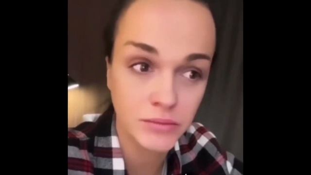 Певица Слава раскритиковала звёзд, уехавших отдыхать смотреть онлайн