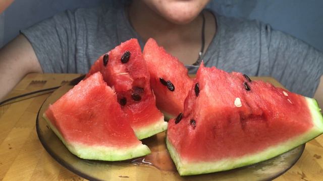 МУКБАНГ | СЛАДКИЙ АРБУЗ | АСМР | ОТВЕТЫ НА ВОПРОСЫ | не ASMR | MUKBANG | WATERMELON смотреть онлайн