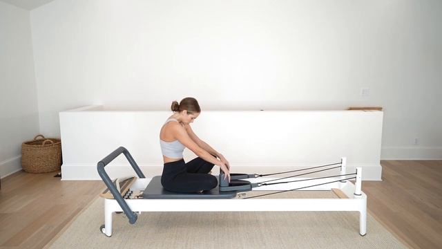 Pilates Posture Workout on the Reformer смотреть онлайн