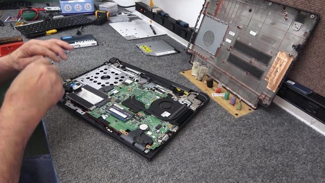 Upgrading Lenovo Flex 2 From Windows 8 To 10, With NEW SSD!