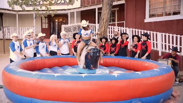SUMMER GAMES TEAM PICKING / BULL RIDING (Smosh Summer Games) смотреть онлайн