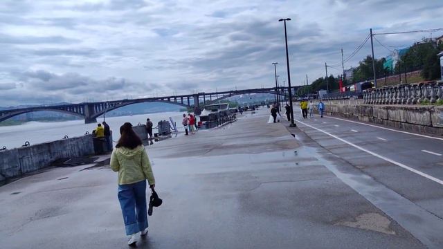 прогулка по набережной. р. Енисей! смотреть онлайн