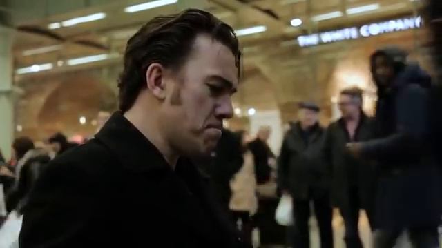 Henri Herbert Rocks The St Pancras Public Piano смотреть онлайн