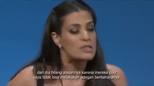 Maysoon Zayid, Komedian penderita Celebral Palsy - Subtitle Indonesia смотреть онлайн