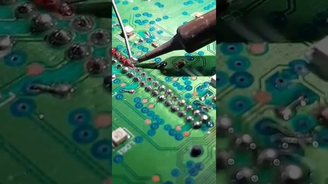 Пропайка_припайка разъема панели Форд Фокус 2.mp4 смотреть онлайн