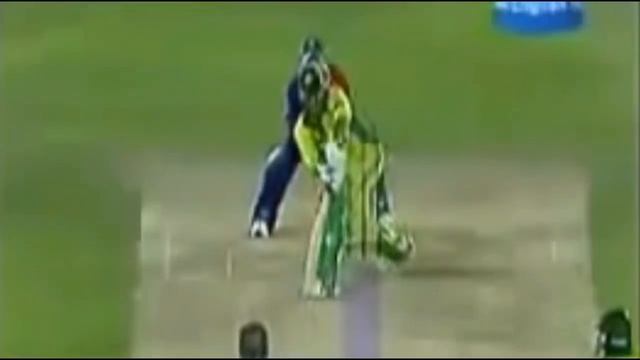 Top 10 Funny Appeals in Cricket History Ever ●►FUNNY HOWZAT !!!! смотреть онлайн