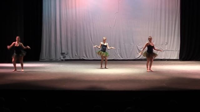 Dollhouse смотреть онлайн