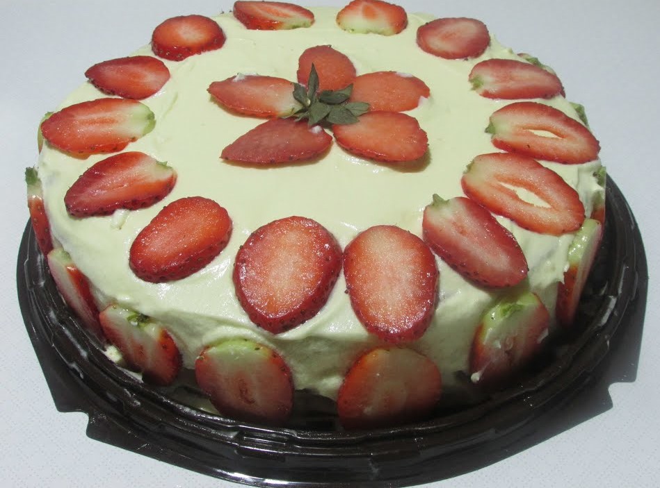 НЕВЕРОЯТНО ВКУСНЫЙ ТОРТ С КИВИ И КЛУБНИКОЙ! смотреть онлайн