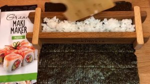 Готовим суши с помощью пресса Maki Maker | рецепт приготовления роллов в домашних условиях | #суши