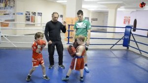 БОКС Для Детей Работа На Лапах Защита И Атака Ознакомительный Урок Бокса Евгения Бровкина CY