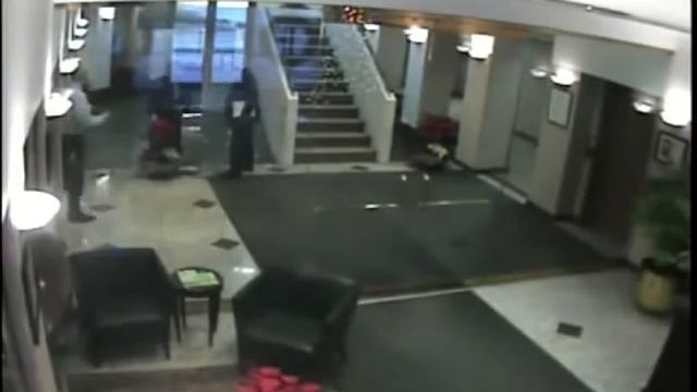 ПРИКОЛ с камеры видеонаблюдения в Нью-Джерси смотреть онлайн