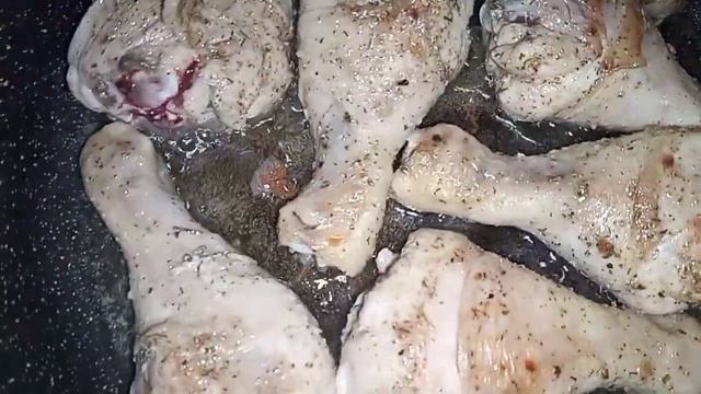 Куриная голень в ореховом соусе, со сметаной. смотреть онлайн