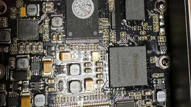 Cayin N6 Replacing the battery смотреть онлайн