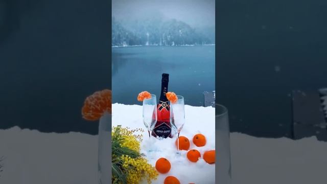 СТАВЬТЕ ❤️ ЗИМНЯЯ СКАЗКА НА ОЗЕРО РИЦА ЖДЕТ ВАС❄️ #озерорица #экскурсии #абхазия #туры #гид #рица смотреть онлайн