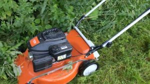 STIHL RM 253T  в высокой траве