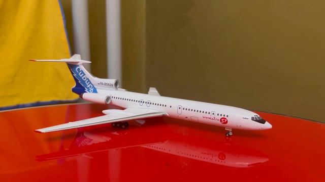 Модель самолёта, ту 154 Сибирь , в масштабе 1/200. смотреть онлайн
