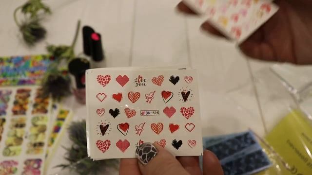 БЕЗУМНАЯ РАСПАКОВКА НАКЛЕЕК СЛАЙДЕРОВ ДЛЯ МАНИКЮРА смотреть онлайн