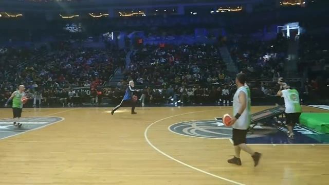 All Star Basket Maçı'nda Şaşırtan Amca смотреть онлайн