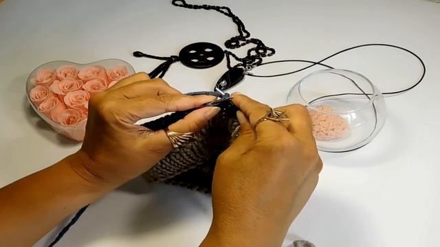 Вяжем шапку бини с красивой макушкой в форме "лопатки"/Бесплатный мастер класс смотреть онлайн