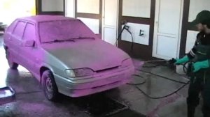 Активная цветная пена для бесконтактной мойки автомобилей