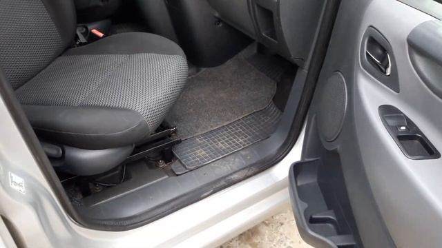 Fiat Scudo 2008 - поворотные сидения первого ряда. смотреть онлайн