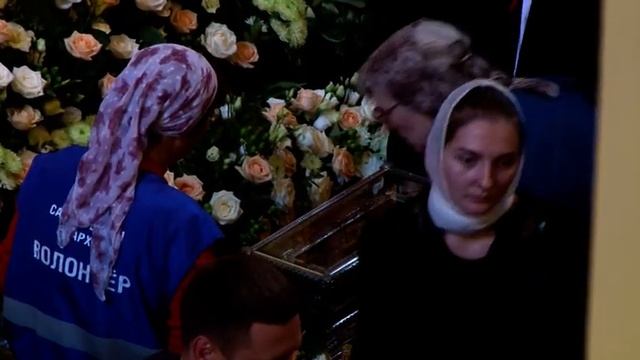 В Саратов доставили мощи святителя Спиридона Тримифунтского. Подробности смотреть онлайн