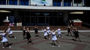 Малышки классно танцуют Старый рояль