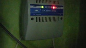 Стабилизатор напряжения щелкает