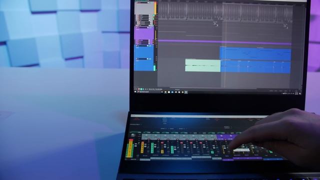 Nejsilnější laptop se dvěma displeji - Asus ROG Zephyrus Duo 15 смотреть онлайн