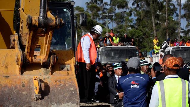 Launching & Ground Bracking Ceremony. By PM James Marape @ Mt Hagen, WHP. смотреть онлайн
